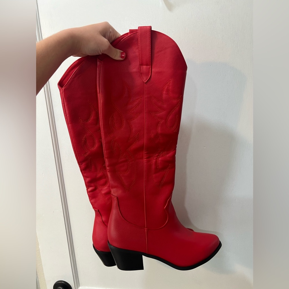 Women’s red western boot